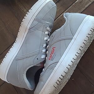 NASA Captain Sneakers grey shimmer size 9